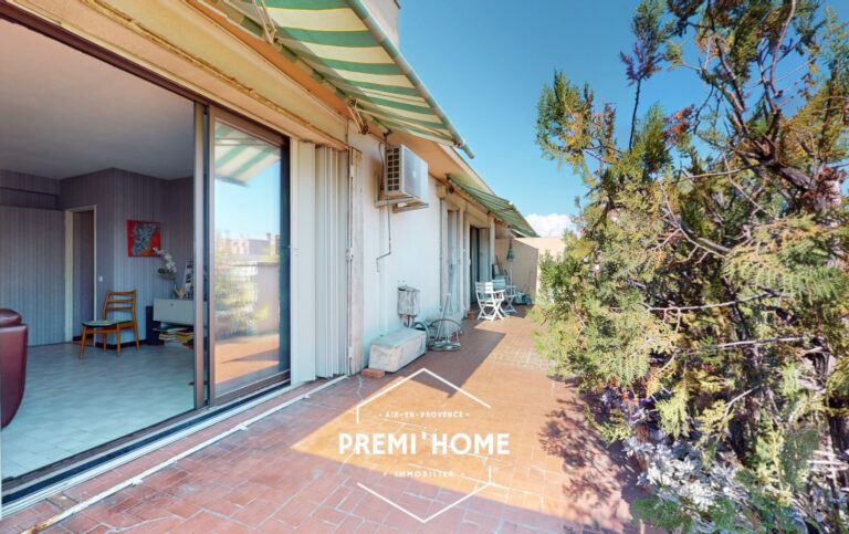 Appartement T5 dernier étage de 130m2 avec 40m2 de terrasse - Premi'home Agence immobilière Aix En Provence