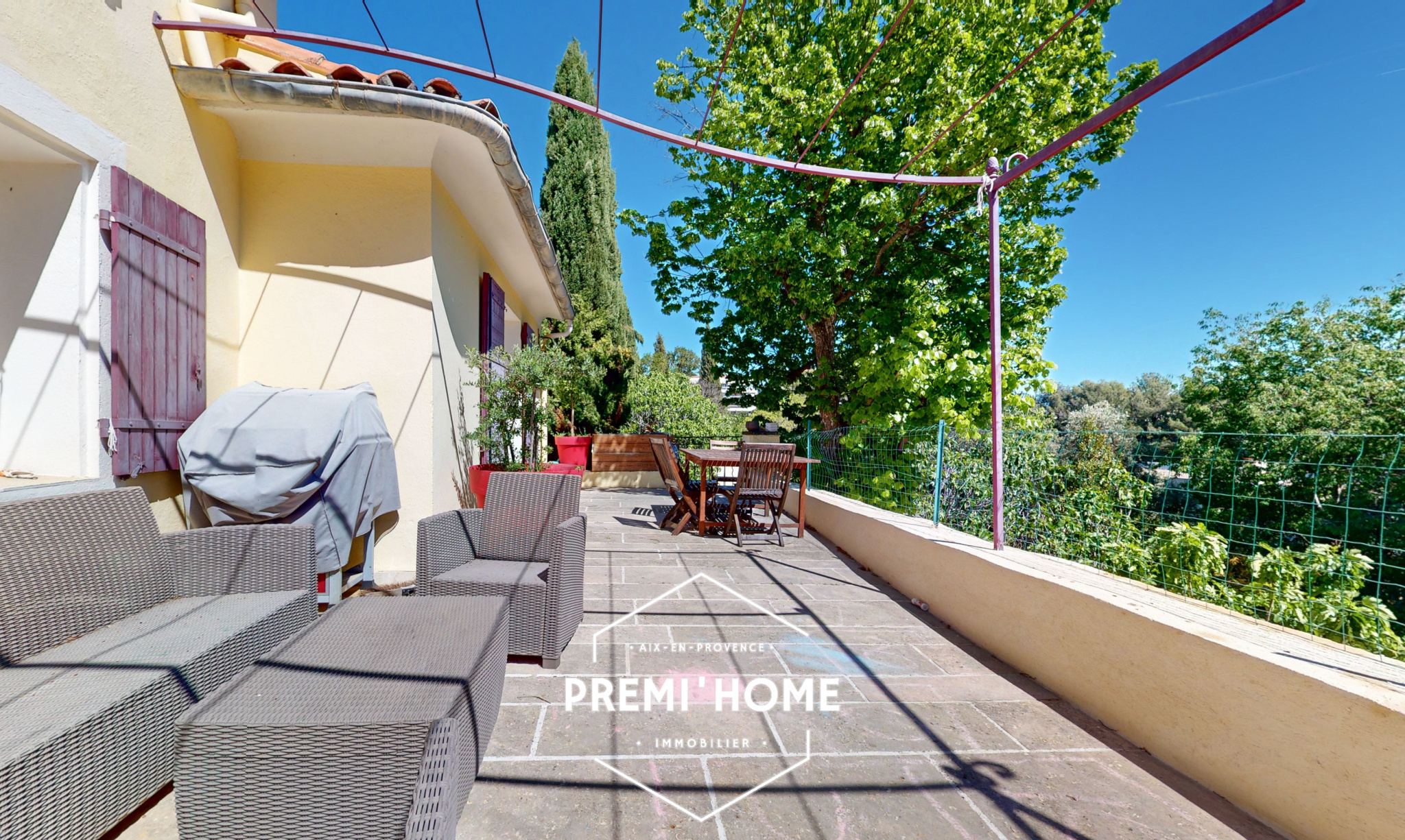 MAISON RENOVEE 4 CHAMBRES + 2 STUDIOS ET PISCINE SECTEUR AXI - Premi'home Agence immobilière Aix En Provence