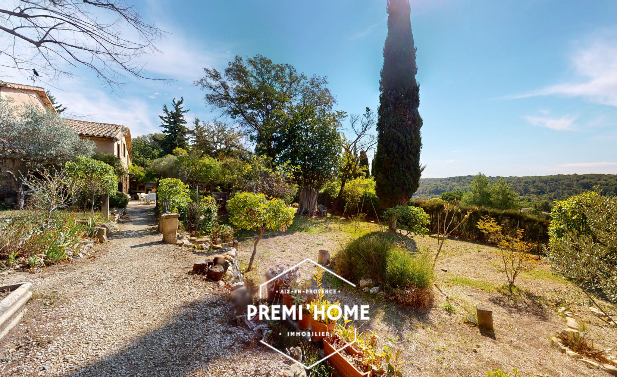 A VENDRE MAISON A RENOVER TERRAIN 3600M2 AIX EN PROVENCE EST - Premi'home Agence immobilière Aix En Provence