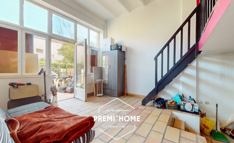 * A VENDRE T2 MEZZANINE PROCHE ROTONDE AIX EN PROVENCE *  - Premi'home Agence immobilière Aix En Provence