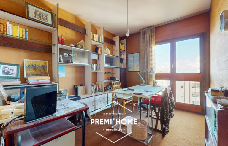 Appartement T5 dernier étage de 130m2 avec 40m2 de terrasse - Premi'home Agence immobilière Aix En Provence