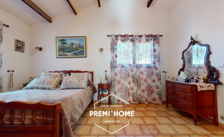 A VENDRE MAISON T4 de 135m2 sur 1500m2 DE TERRAIN au calme a - Premi'home Agence immobilière Aix En Provence