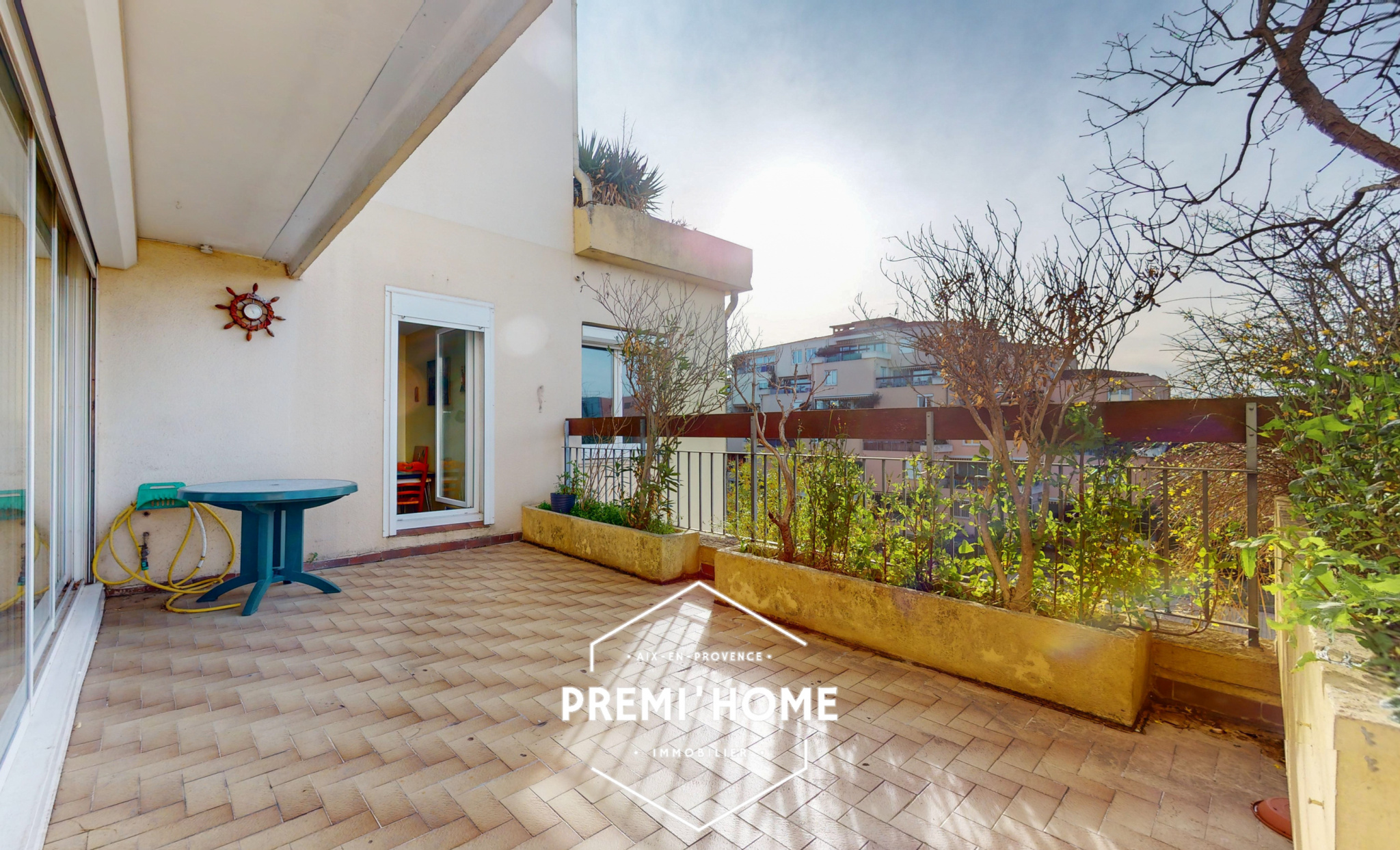 A VENDRE T3 CHATEAU DOUBLE TERRASSE ET ASCENSEUR - Premi'home Agence immobilière Aix En Provence