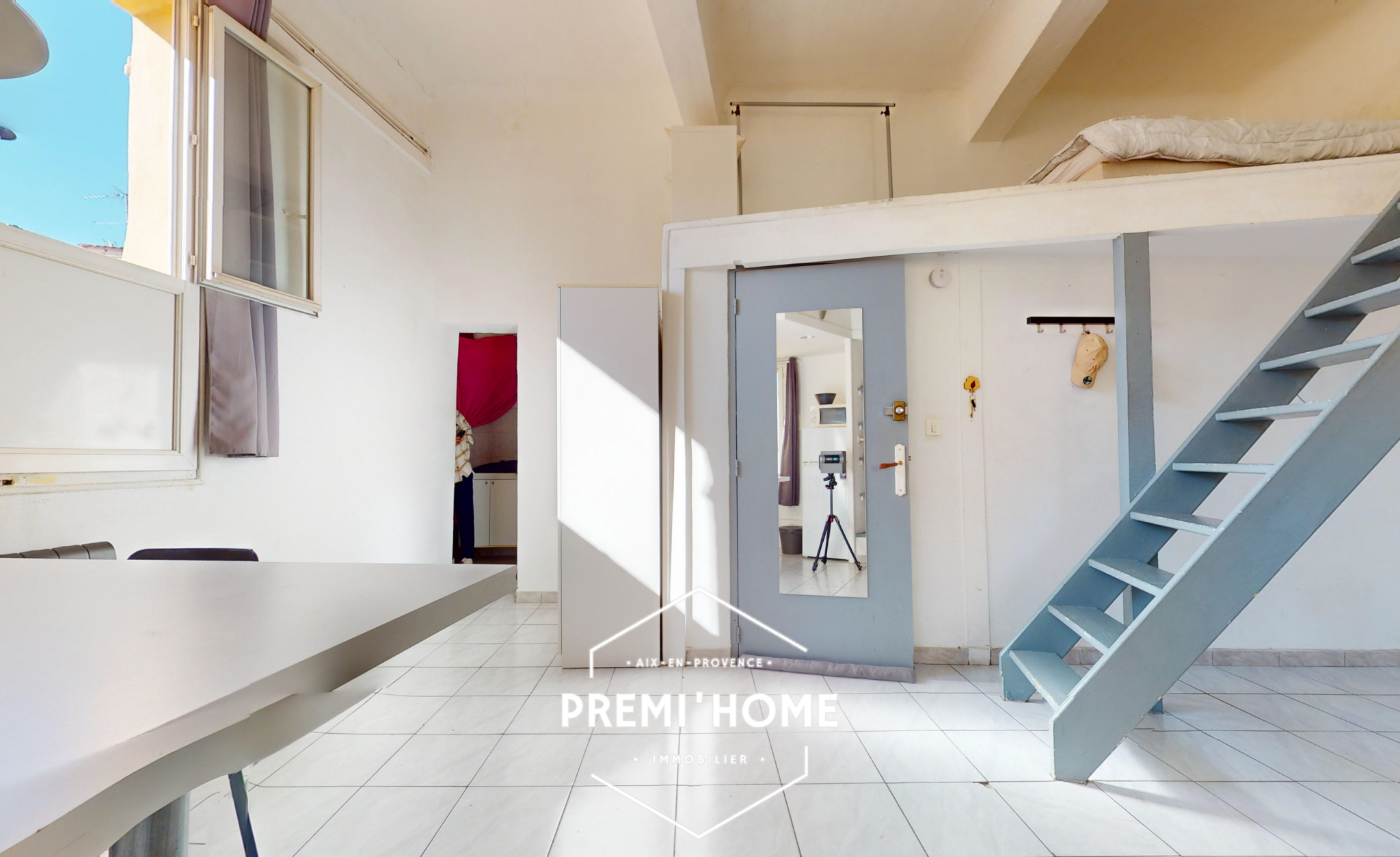 A VENDRE LOT DE DEUX GRANDS STUDIOS AIX CENTRE HISTORIQUE - Premi'home Agence immobilière Aix En Provence