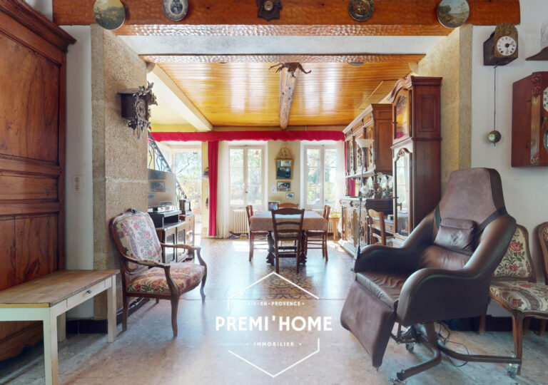 A VENDRE MAISON A RENOVER TERRAIN 3600M2 AIX EN PROVENCE EST - Premi'home Agence immobilière Aix En Provence