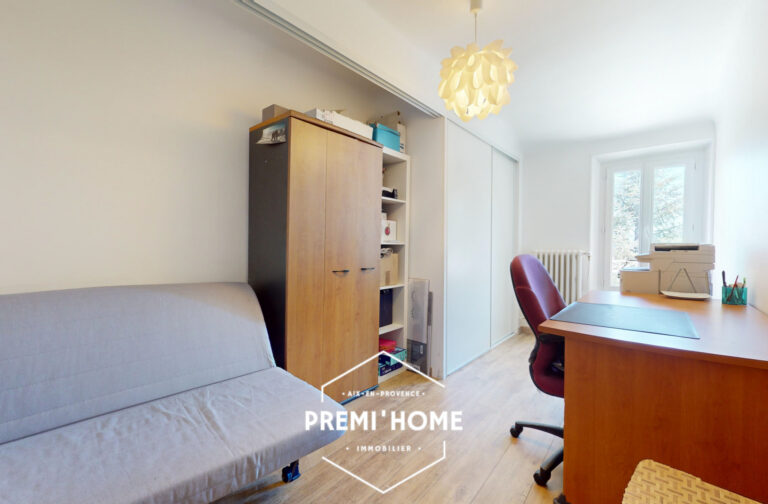 MAISON RENOVEE 4 CHAMBRES + 2 STUDIOS ET PISCINE SECTEUR AXI - Premi'home Agence immobilière Aix En Provence