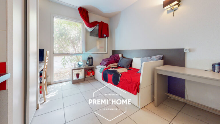 * A VENDRE STUDIO LOUE ROUTE DE CELONY * - Premi'home Agence immobilière Aix En Provence