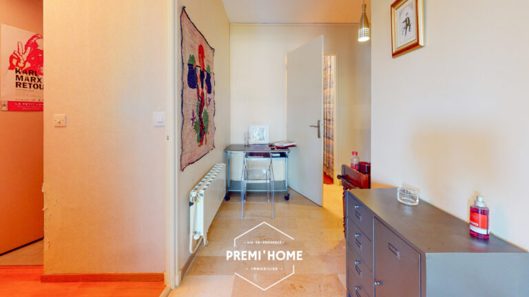 * T3 RDC SURELEVE TROIS MOULINS * - Premi'home Agence immobilière Aix En Provence