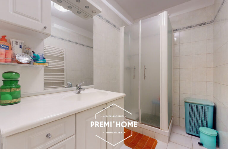 A VENDRE T3 CHATEAU DOUBLE TERRASSE ET ASCENSEUR - Premi'home Agence immobilière Aix En Provence