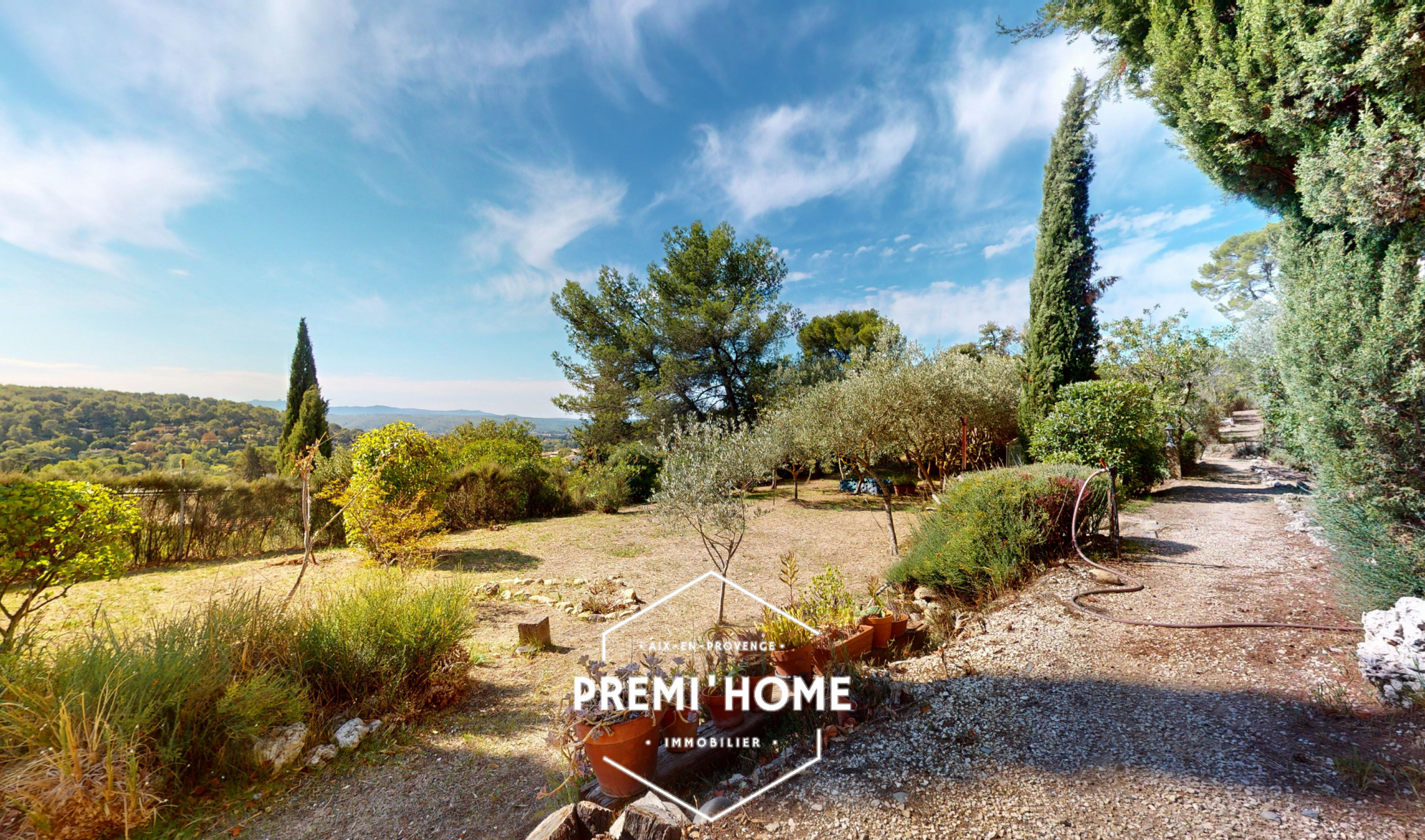 A VENDRE MAISON A RENOVER TERRAIN 3600M2 AIX EN PROVENCE EST - Premi'home Agence immobilière Aix En Provence