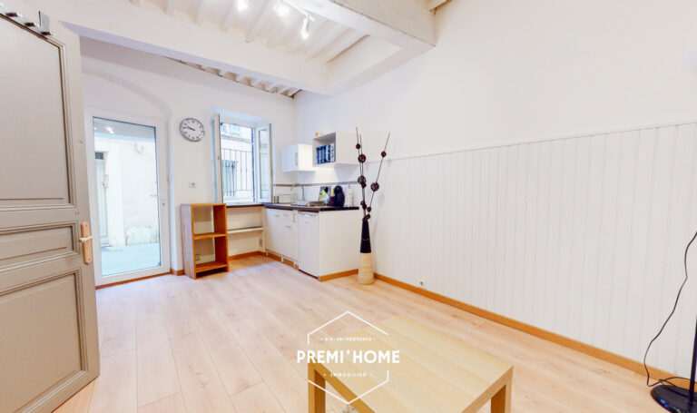 * STUIDO 16,62m2 + CAVE * CARNOT * - Premi'home Agence immobilière Aix En Provence