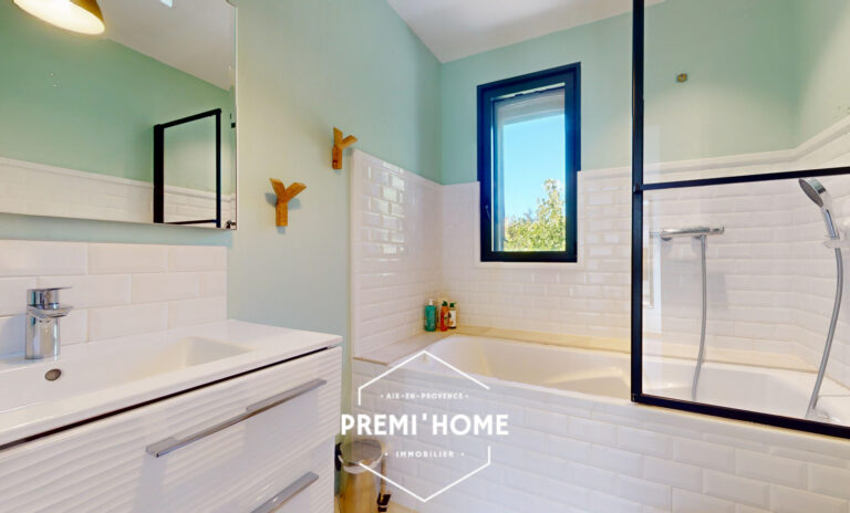 A VENDRE MAISON RECENTE PISCINE EGUILLES - Premi'home Agence immobilière Aix En Provence