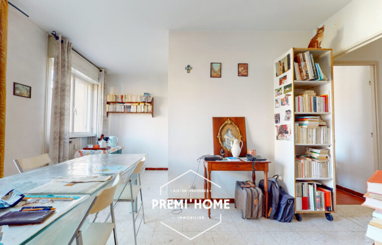* A VENDRE T2 SAINT JEROME LOUE * - Premi'home Agence immobilière Aix En Provence