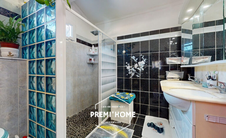 A VENDRE MAISON T4 de 135m2 sur 1500m2 DE TERRAIN au calme a - Premi'home Agence immobilière Aix En Provence