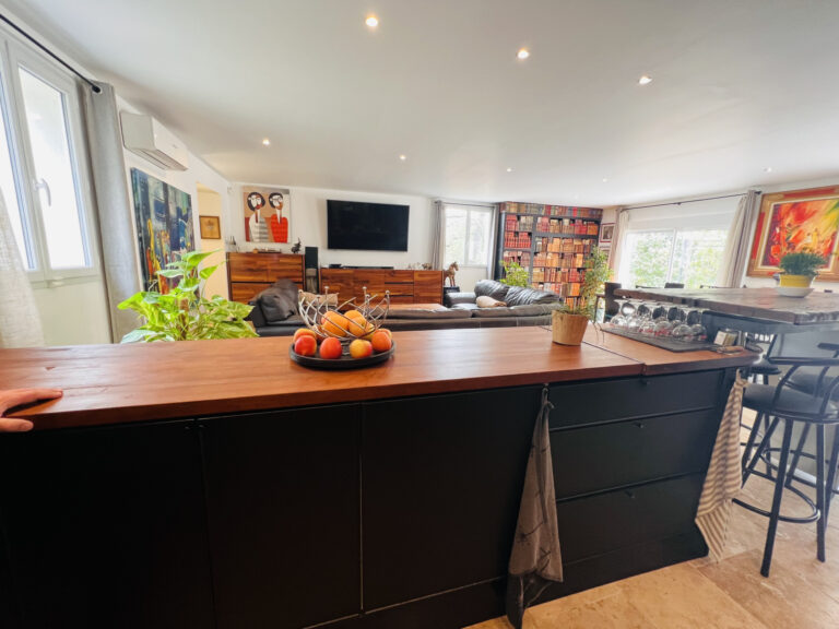 A VENDRE BELLE MAISON A ROGNES - Premi'home Agence immobilière Aix En Provence