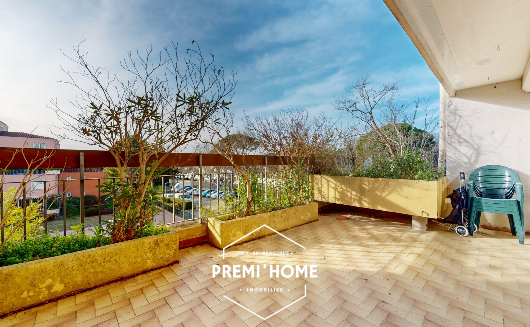 A VENDRE T3 CHATEAU DOUBLE TERRASSE ET ASCENSEUR - Premi'home Agence immobilière Aix En Provence