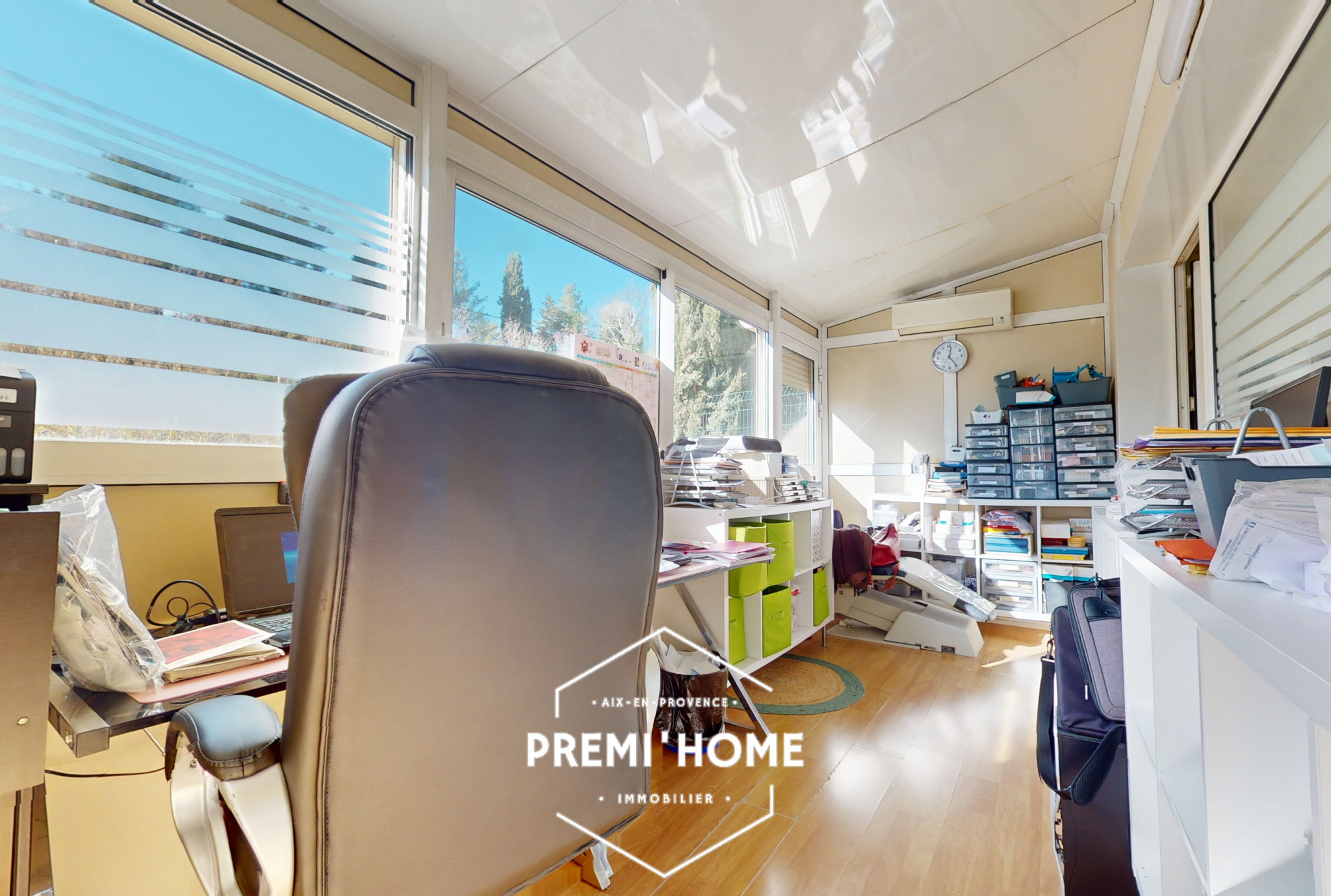 * A VENDRE LOCAL 93M2 QUARTIER AXIUM AIX * - Premi'home Agence immobilière Aix En Provence
