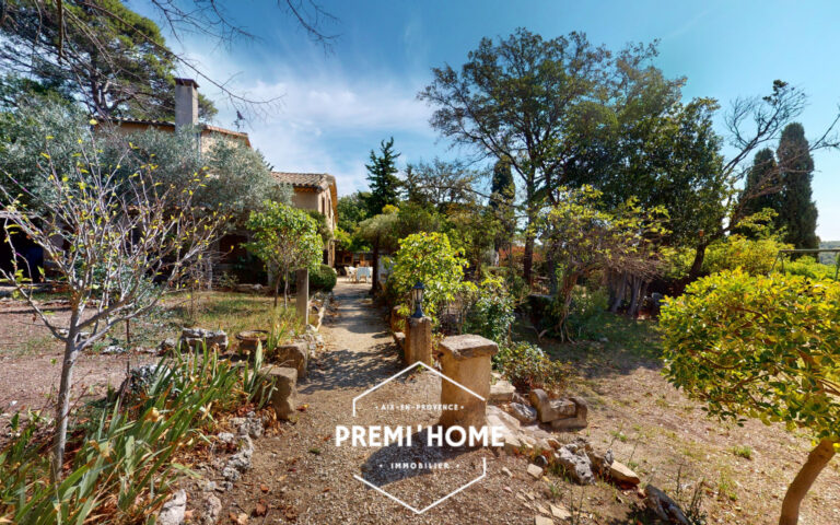 A VENDRE MAISON A RENOVER TERRAIN 3600M2 AIX EN PROVENCE EST - Premi'home Agence immobilière Aix En Provence