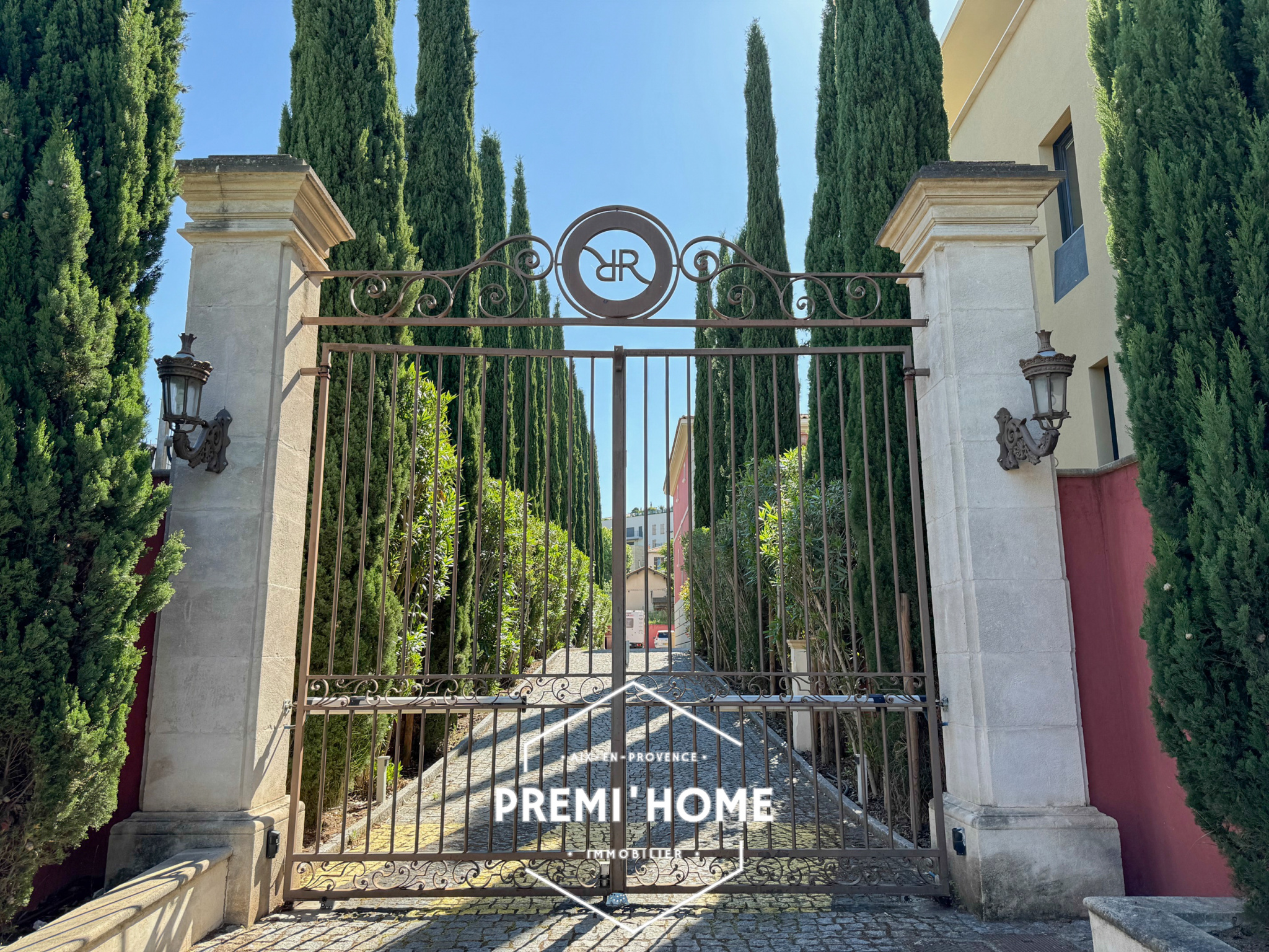 A VENDRE PLACE DE STATIONNEMENT AIX EN PROVENCE SUD PIGONNET - Premi'home Agence immobilière Aix En Provence