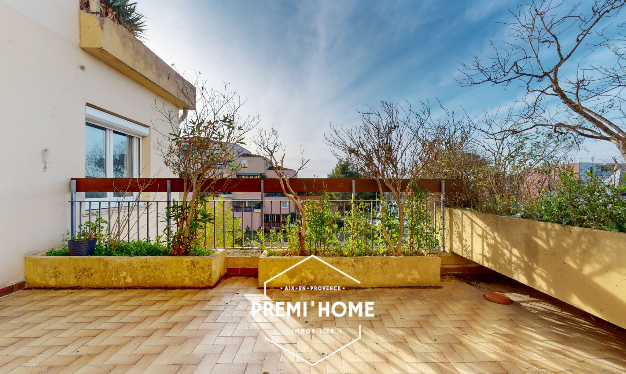 A VENDRE T3 CHATEAU DOUBLE TERRASSE ET ASCENSEUR - Premi'home Agence immobilière Aix En Provence