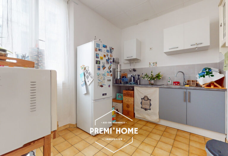 Appartement T3 de 60m2 au 3ème et dernier étage 13001 Marsei - Premi'home Agence immobilière Aix En Provence