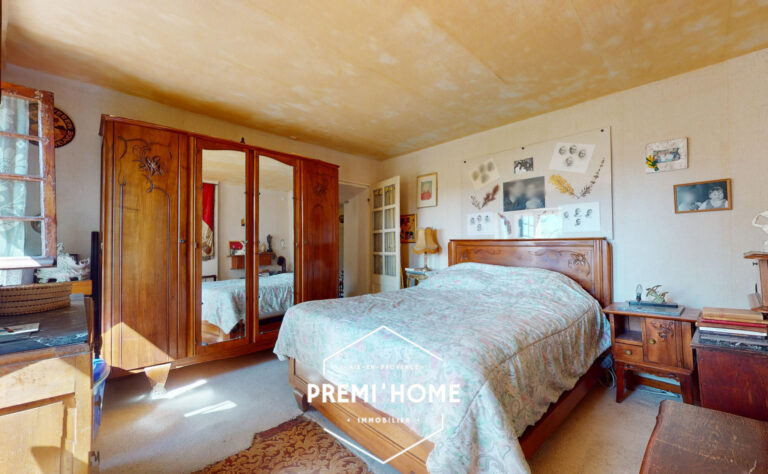 A VENDRE MAISON A RENOVER TERRAIN 3600M2 AIX EN PROVENCE EST - Premi'home Agence immobilière Aix En Provence