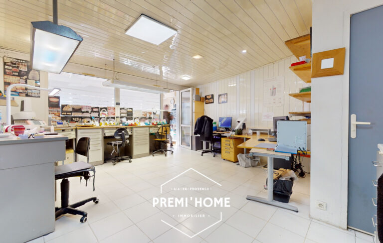 * A VENDRE LOCAL 93M2 QUARTIER AXIUM AIX * - Premi'home Agence immobilière Aix En Provence