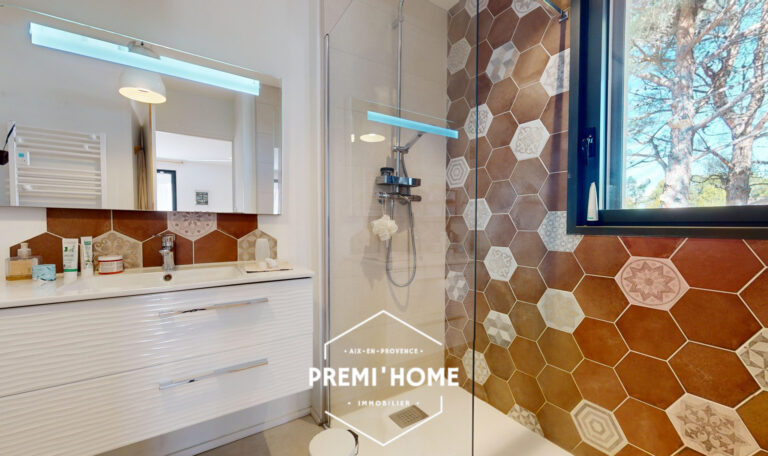 A VENDRE MAISON RECENTE PISCINE EGUILLES - Premi'home Agence immobilière Aix En Provence