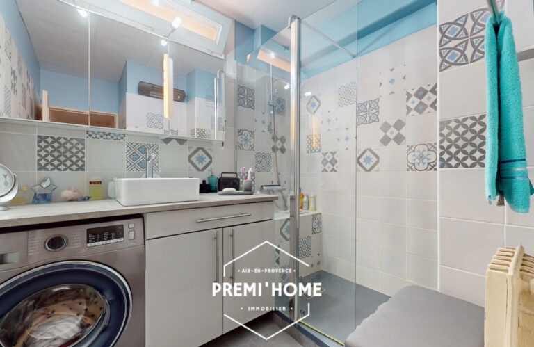 A VENDRE T3 DERNIER ETAGE ASCENSEUR 13011 MARSEILLE - Premi'home Agence immobilière Aix En Provence