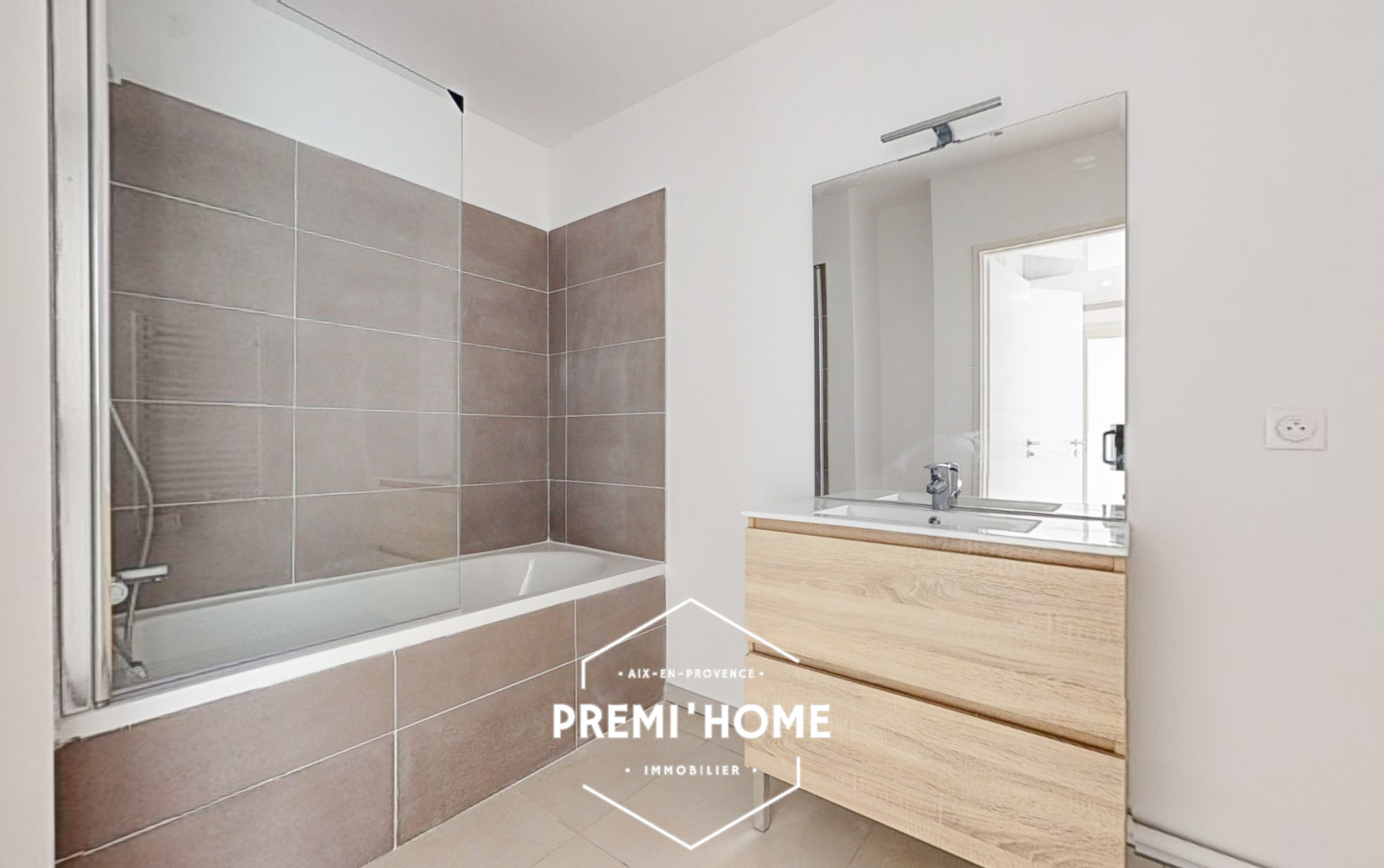 A VENDRE T3 DE 2024 EN RDC QUARTIER FACULTES - Premi'home Agence immobilière Aix En Provence