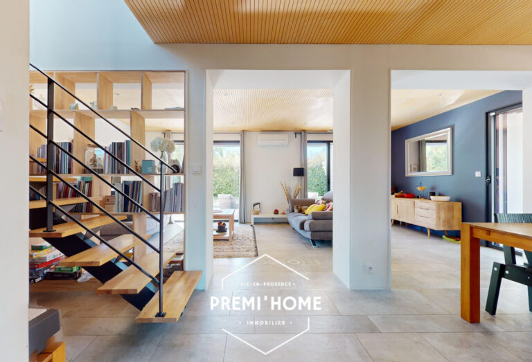 A VENDRE MAISON RECENTE PISCINE EGUILLES - Premi'home Agence immobilière Aix En Provence