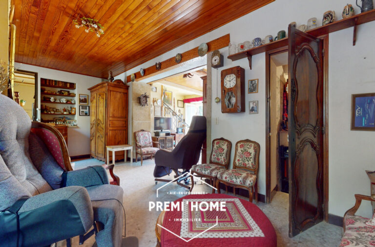 A VENDRE MAISON A RENOVER TERRAIN 3600M2 AIX EN PROVENCE EST - Premi'home Agence immobilière Aix En Provence