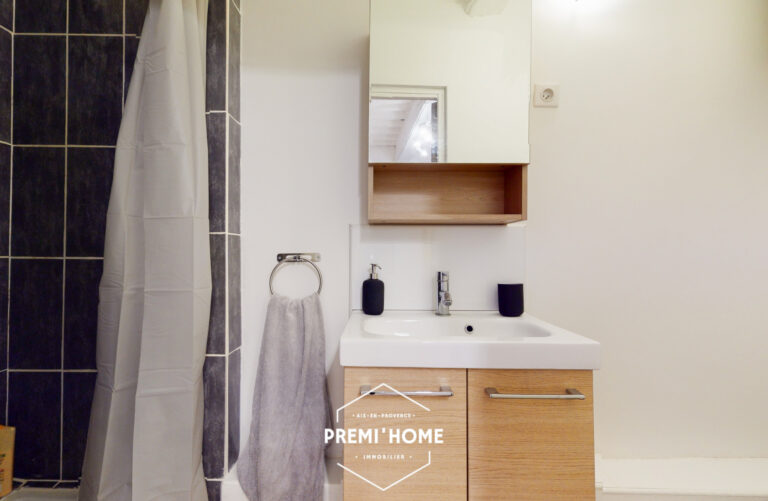 * STUIDO 16,62m2 + CAVE * CARNOT * - Premi'home Agence immobilière Aix En Provence