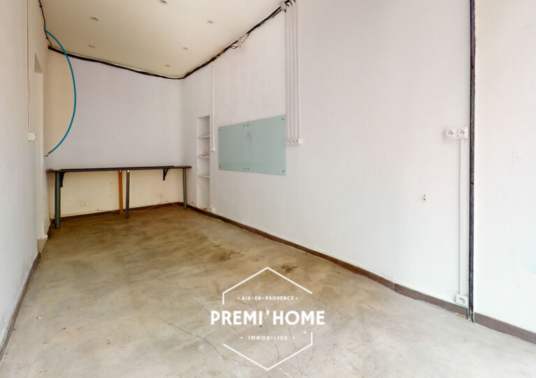 * LOCAL COMMERCIAL CENTRE HISTORIQUE AIX EN PROVENCE * - Premi'home Agence immobilière Aix En Provence