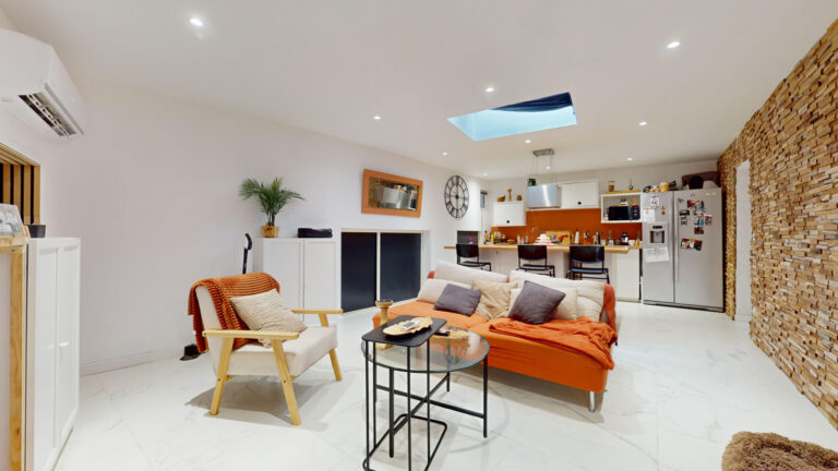 * MAISON T3/4 RENOVEE ROQUEVAIRE * - Premi'home Agence immobilière Aix En Provence