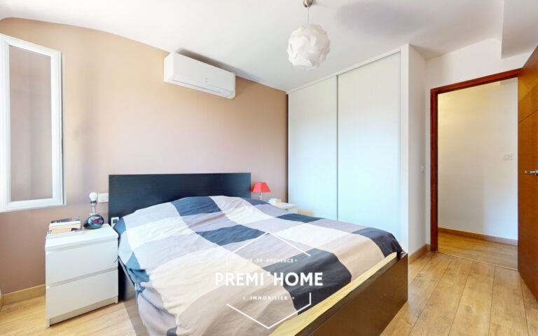 MAISON RENOVEE 4 CHAMBRES + 2 STUDIOS ET PISCINE SECTEUR AXI - Premi'home Agence immobilière Aix En Provence