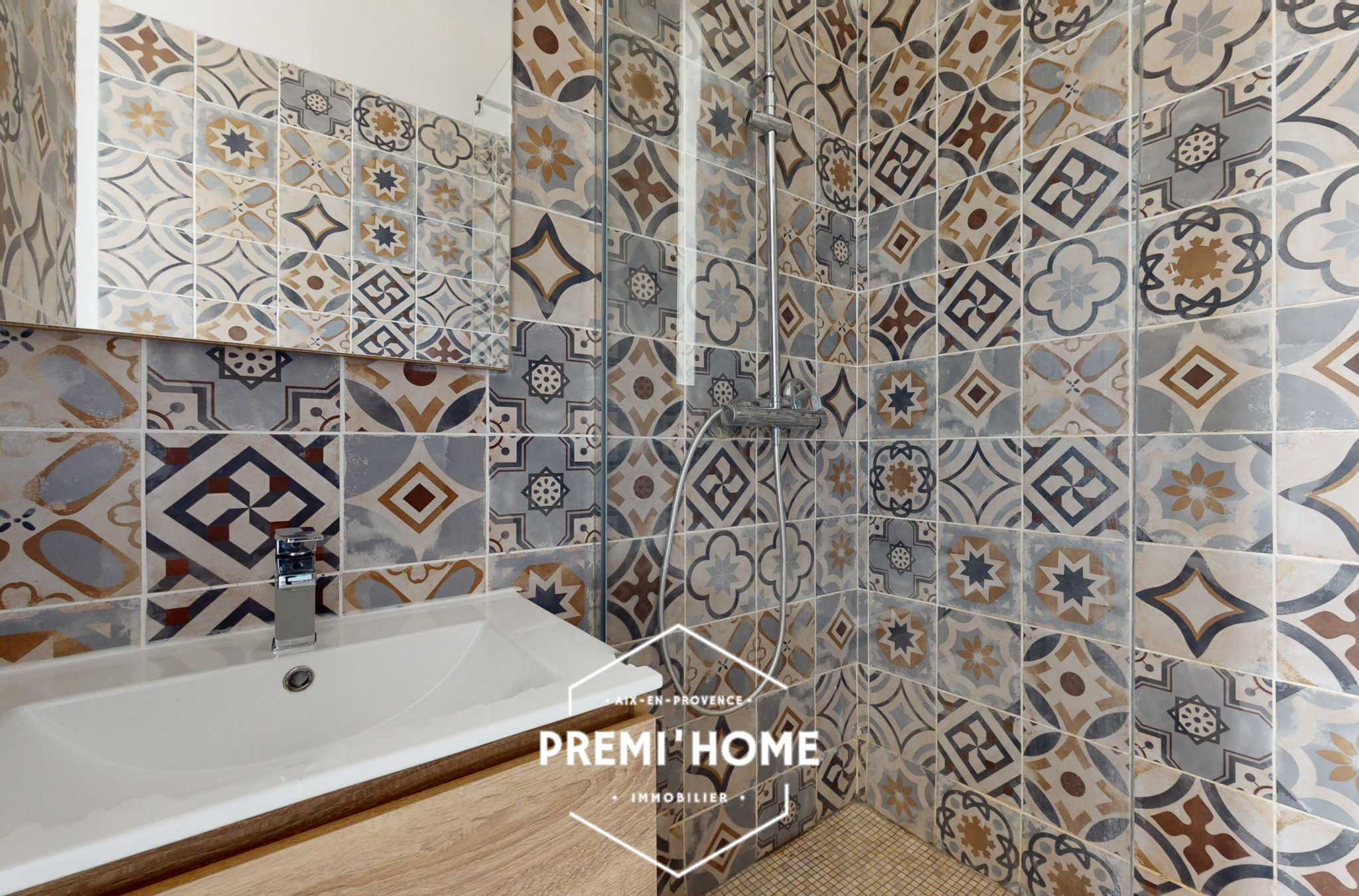 * T2 RENOVE MARSEILLE 13007 * - Premi'home Agence immobilière Aix En Provence