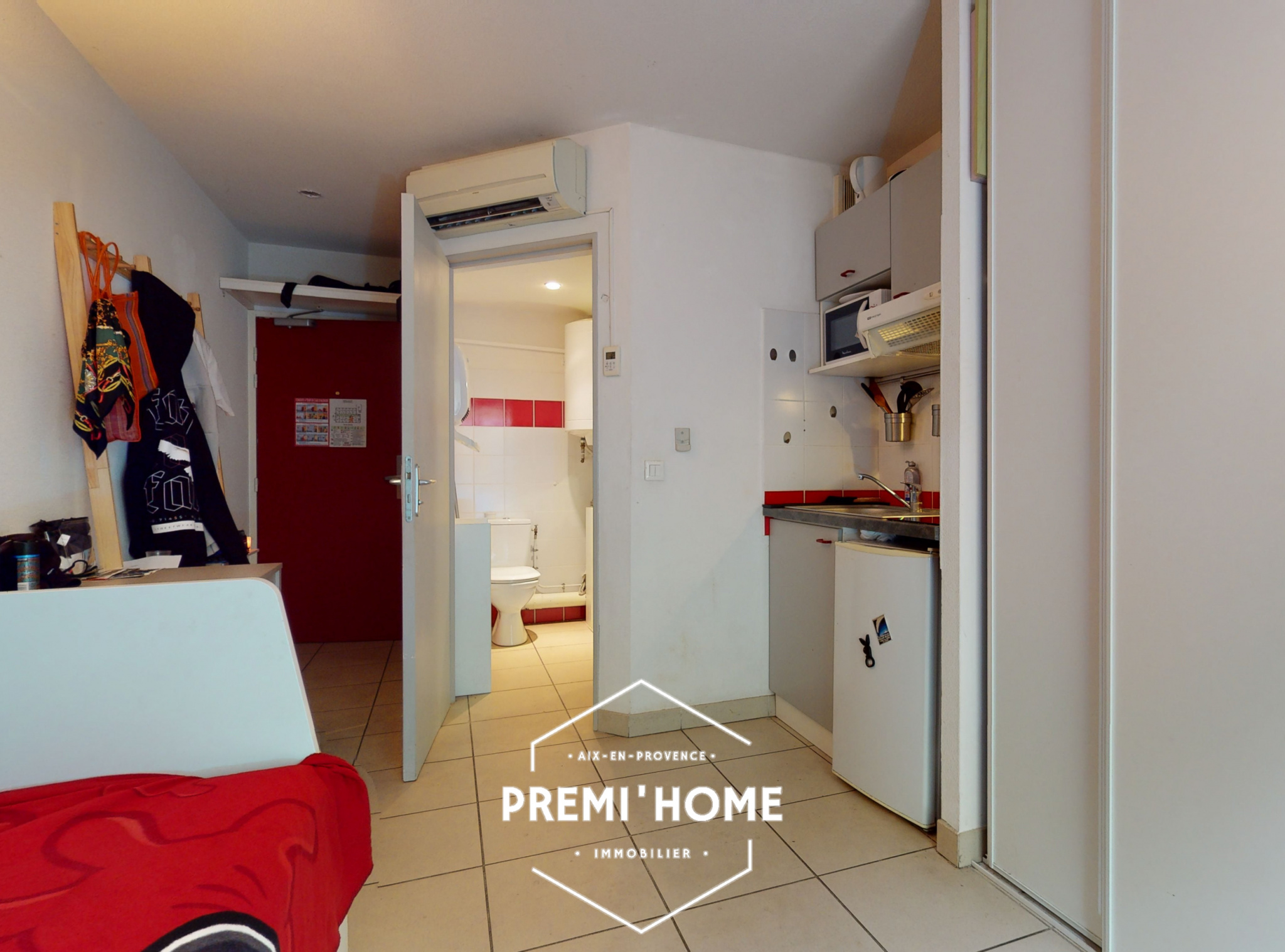 * A VENDRE STUDIO LOUE ROUTE DE CELONY * - Premi'home Agence immobilière Aix En Provence