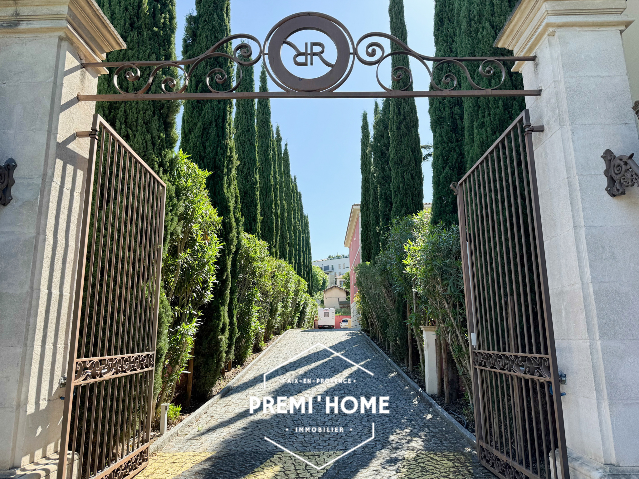 A VENDRE PLACE DE STATIONNEMENT AIX EN PROVENCE SUD PIGONNET - Premi'home Agence immobilière Aix En Provence