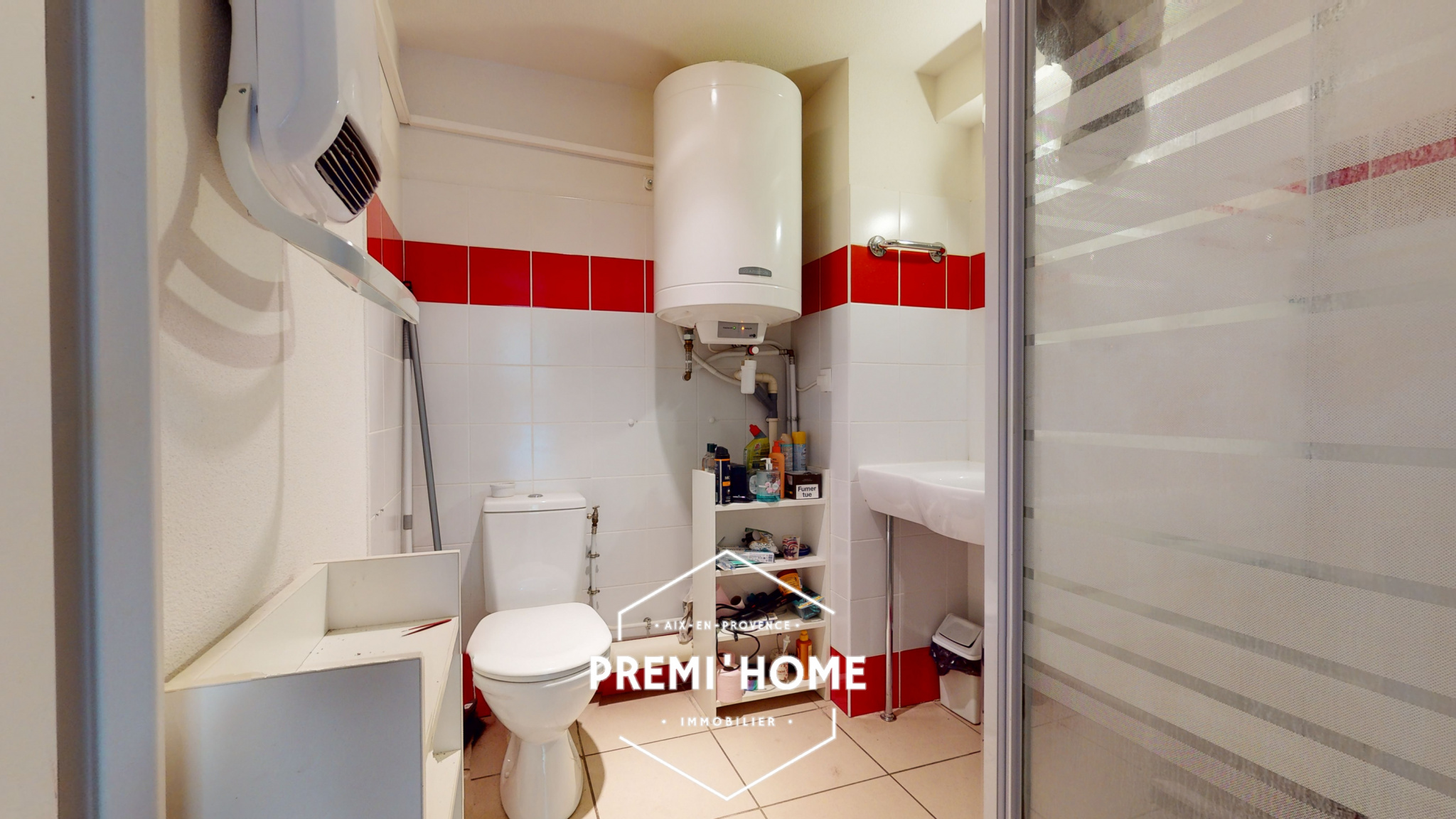 * A VENDRE STUDIO LOUE ROUTE DE CELONY * - Premi'home Agence immobilière Aix En Provence
