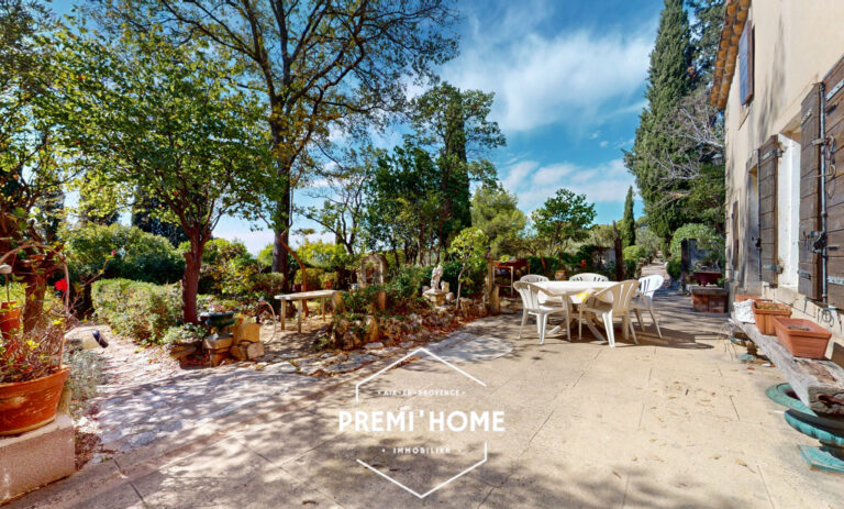 A VENDRE MAISON A RENOVER TERRAIN 3600M2 AIX EN PROVENCE EST - Premi'home Agence immobilière Aix En Provence