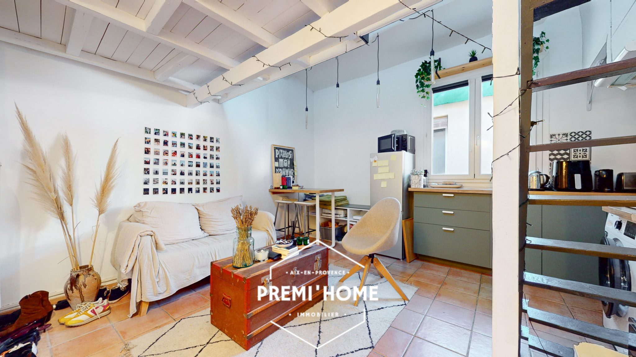 A VENDRE STUDIO EN DUPLEX RENOVE CENTRE VILLE HISTORIQUE - Premi'home Agence immobilière Aix En Provence