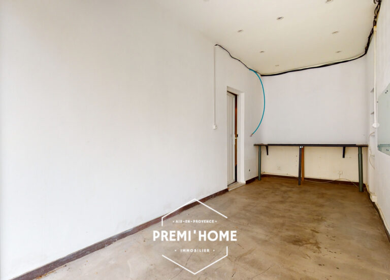 * LOCAL COMMERCIAL CENTRE HISTORIQUE AIX EN PROVENCE * - Premi'home Agence immobilière Aix En Provence