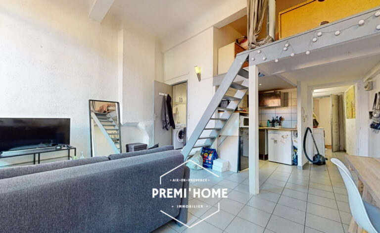 A VENDRE LOT DE DEUX GRANDS STUDIOS AIX CENTRE HISTORIQUE - Premi'home Agence immobilière Aix En Provence