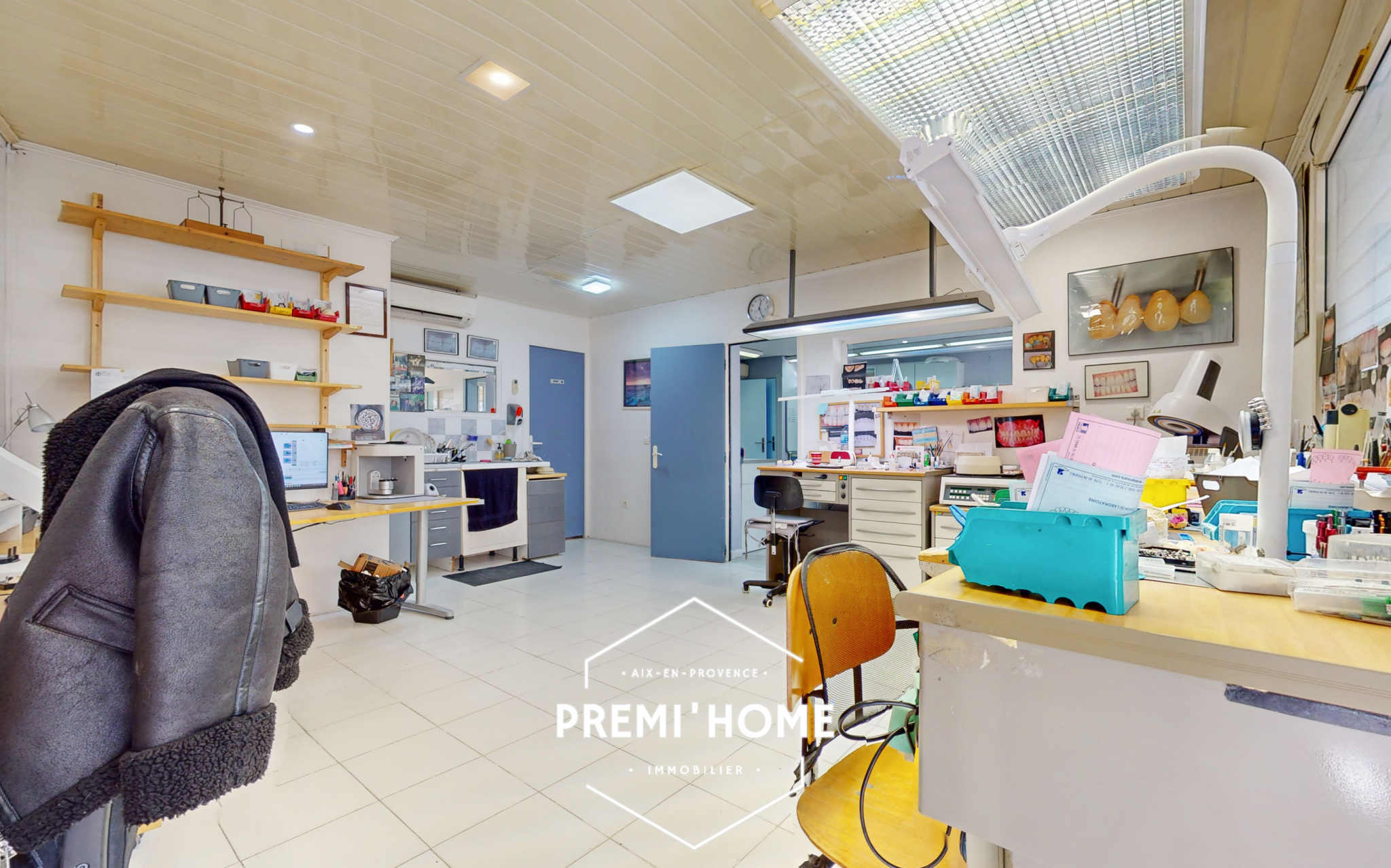 * A VENDRE LOCAL 93M2 QUARTIER AXIUM AIX * - Premi'home Agence immobilière Aix En Provence