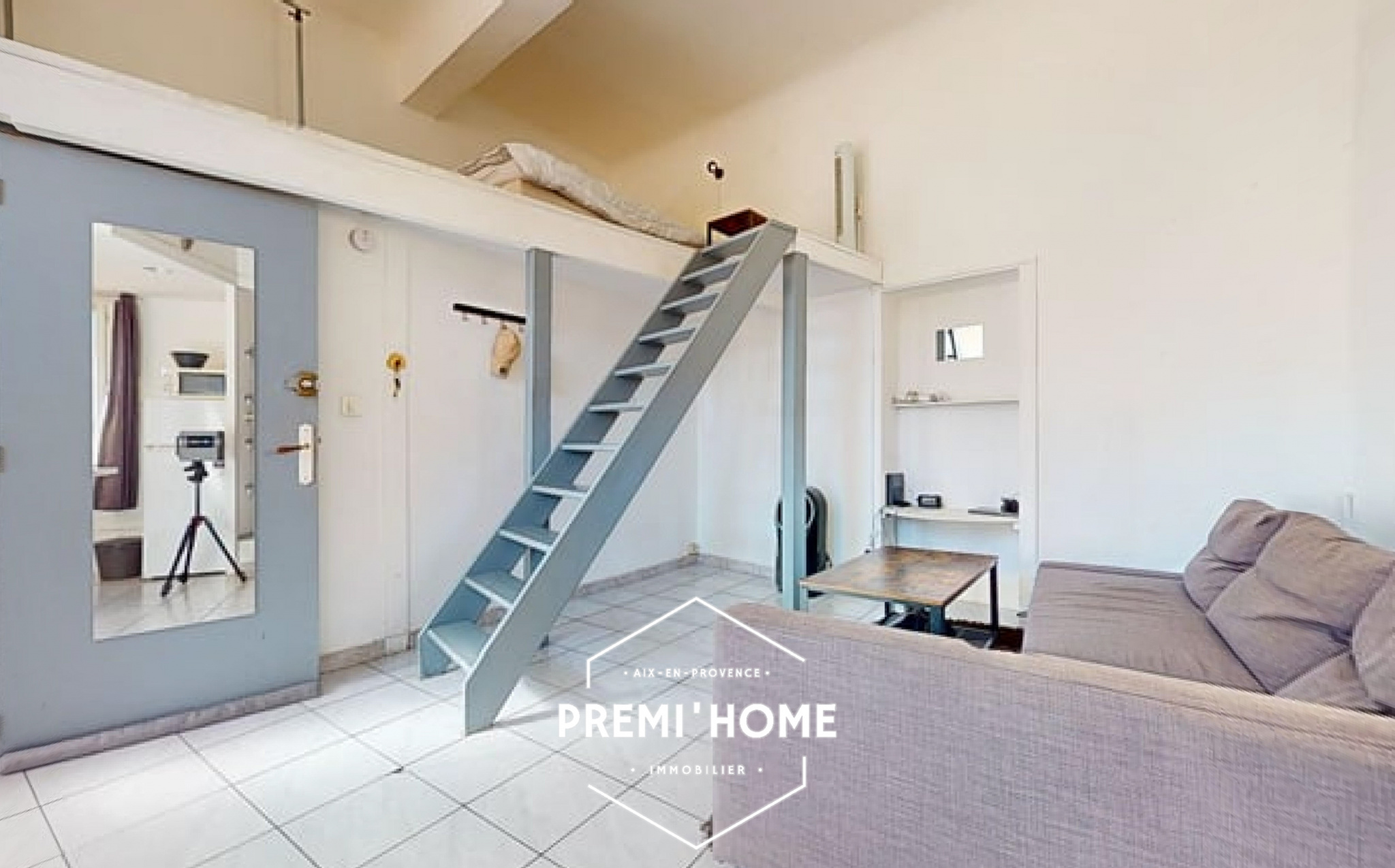 A VENDRE LOT DE DEUX GRANDS STUDIOS AIX CENTRE HISTORIQUE - Premi'home Agence immobilière Aix En Provence